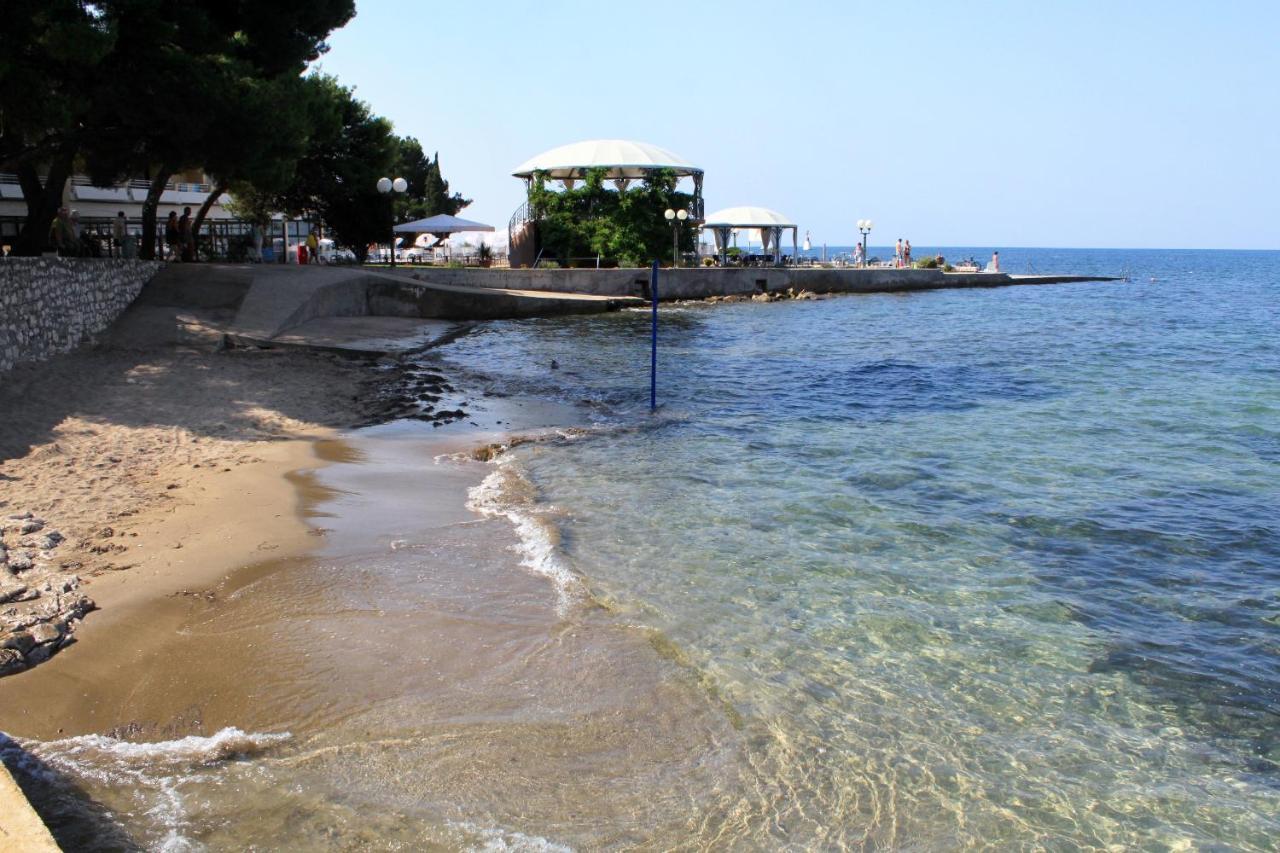 Apartments With A Parking Space Umag - 7094 Extérieur photo