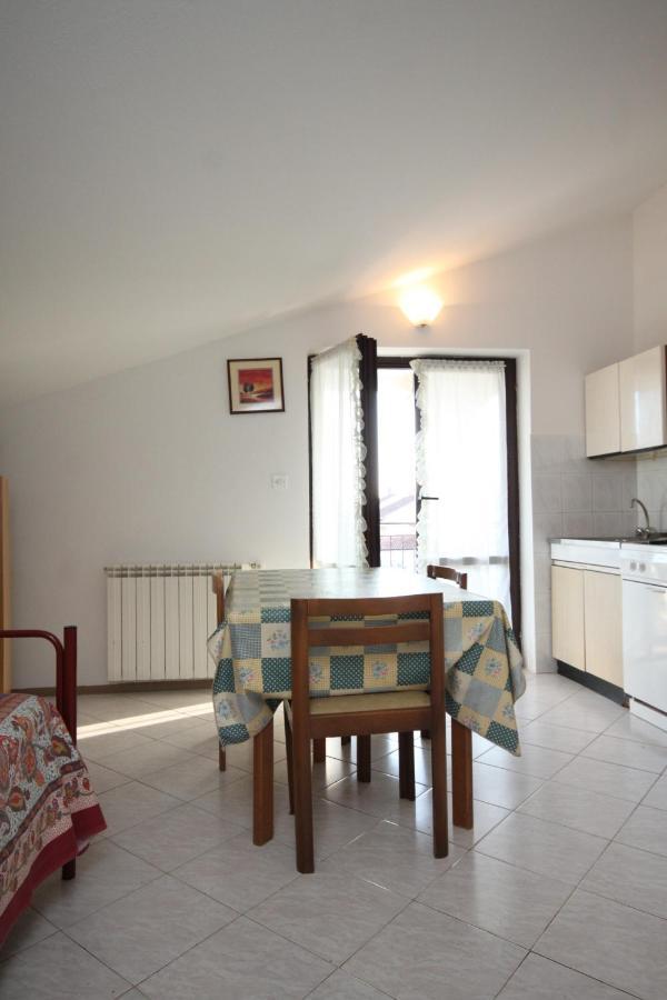 Apartments With A Parking Space Umag - 7094 Extérieur photo